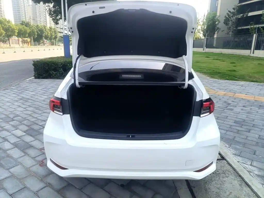 Toyota Corolla — миниатюра 19