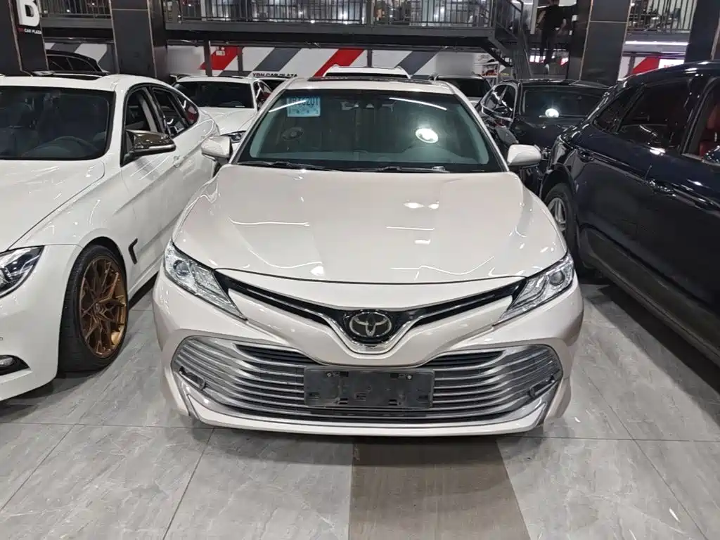 Toyota Camry — миниатюра 3