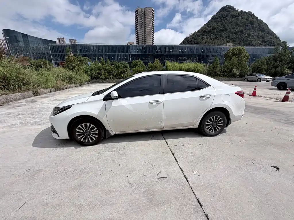 Toyota Corolla — миниатюра 4