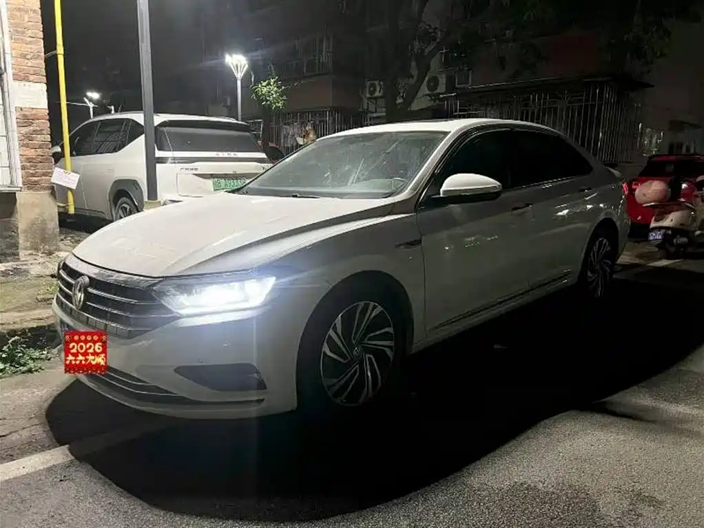 Volkswagen Sagitar 2019