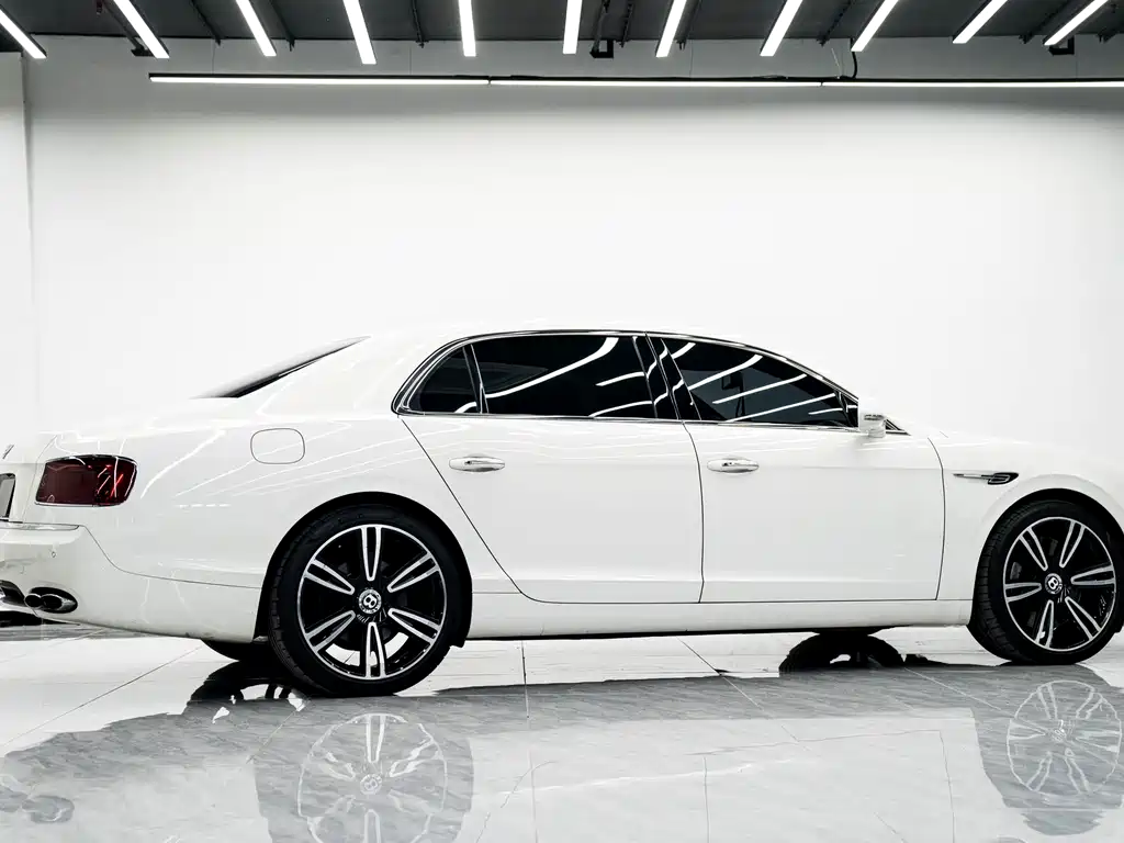 Bentley Flying Spur — миниатюра 4