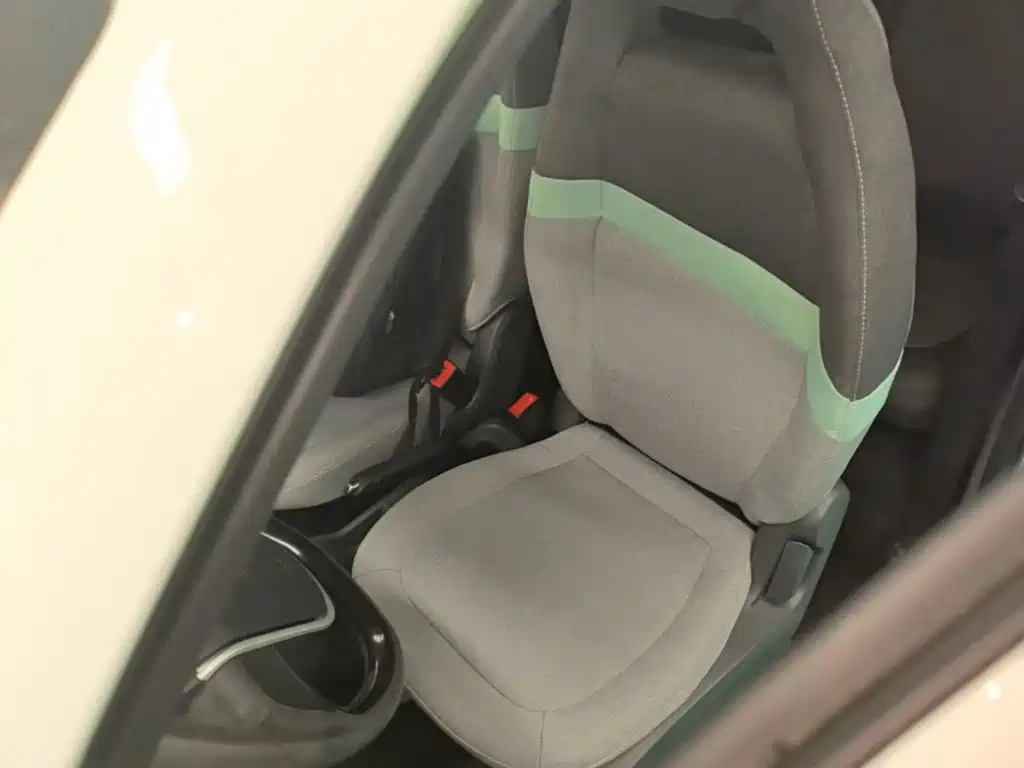 Wuling MINIEV — миниатюра 15