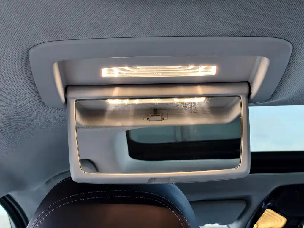 BMW 5 Series — миниатюра 19