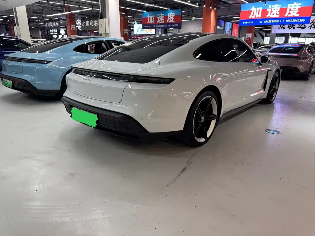 Porsche Taycan — миниатюра 5
