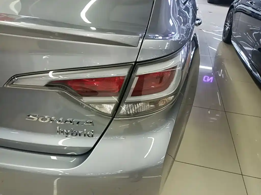 Hyundai Sonata — миниатюра 8