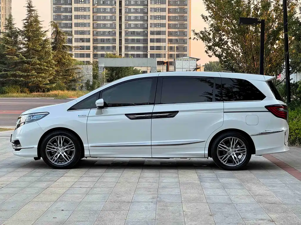 Honda Elysion — миниатюра 3