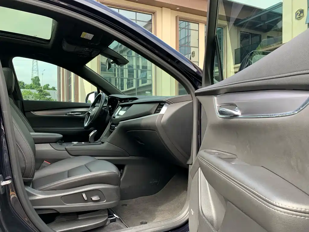 Cadillac XT6 — миниатюра 16