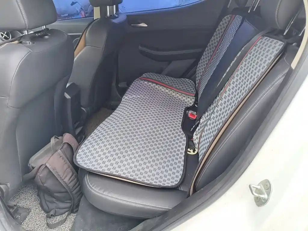 BYD Yuan EV — миниатюра 17