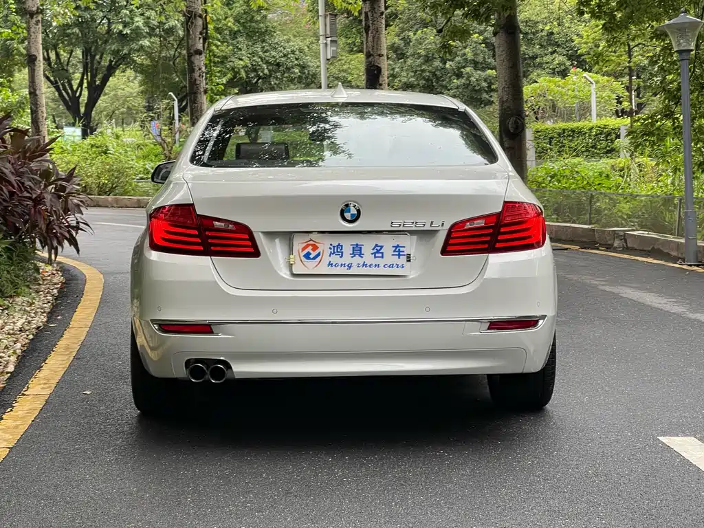 BMW 5 Series — миниатюра 4