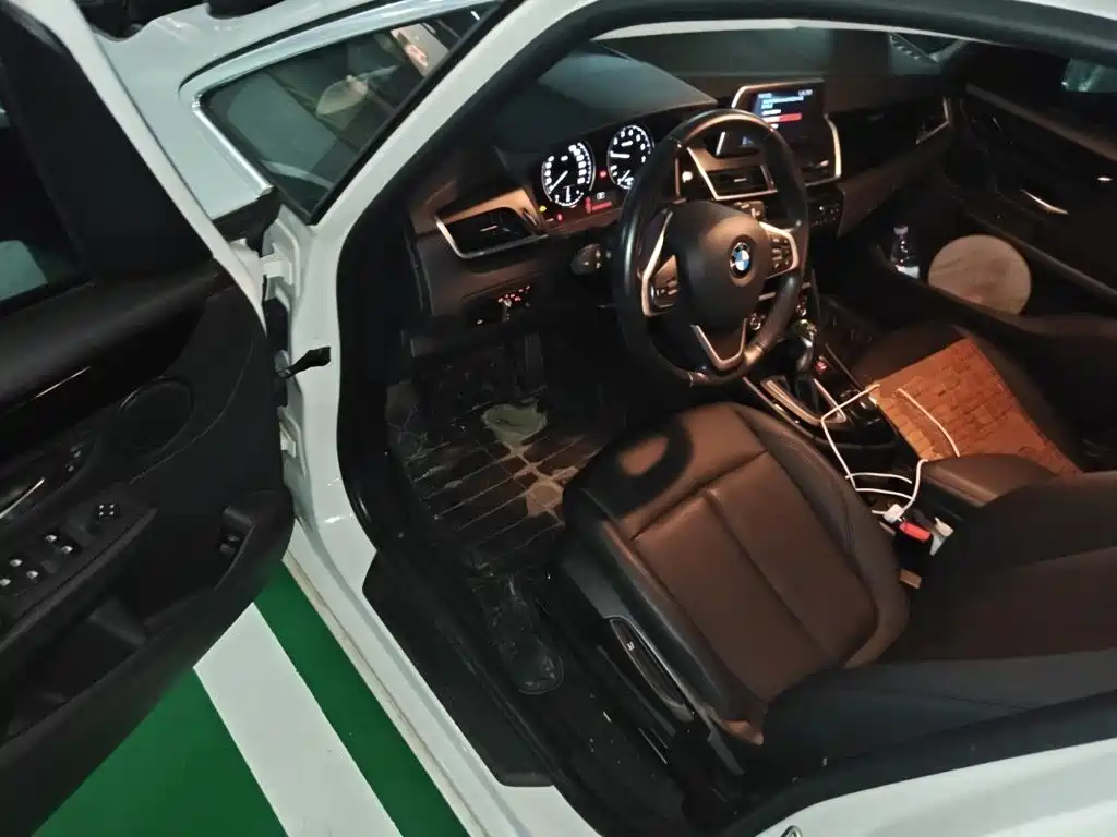 BMW 2 Series Active Tourer — миниатюра 17