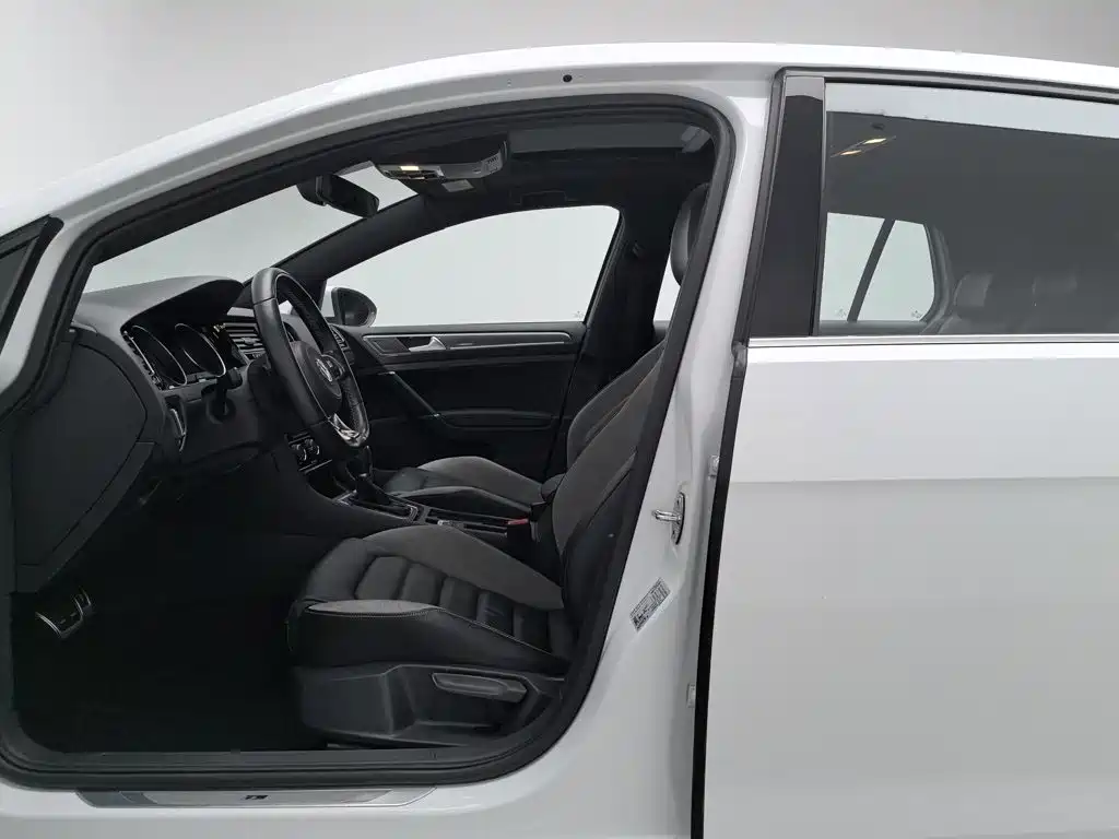 Volkswagen Golf — миниатюра 10