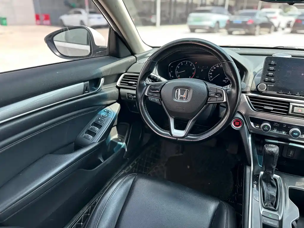 Honda Accord — миниатюра 13