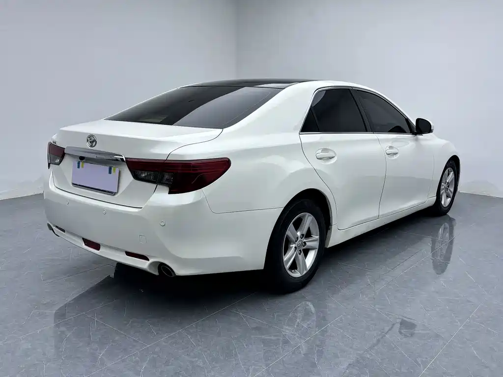 Toyota Reiz — миниатюра 8