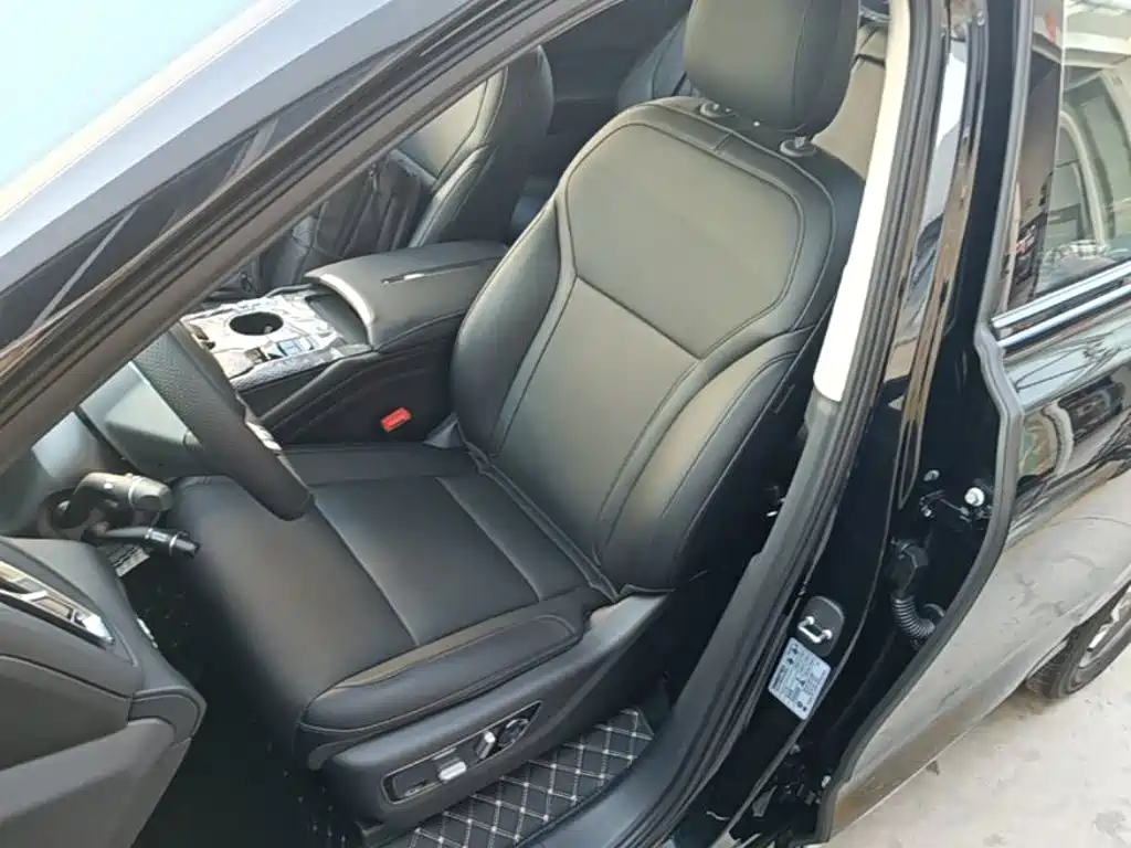 Hongqi Hongqi HS3 PHEV — миниатюра 15