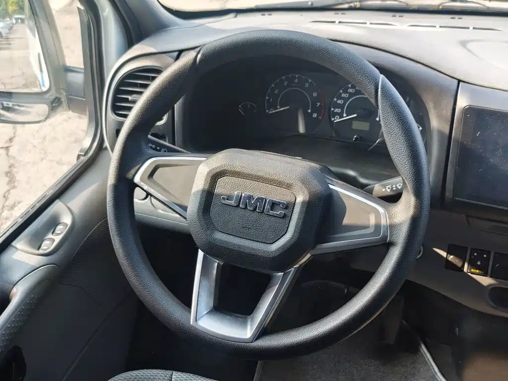JMC Tesla — миниатюра 20