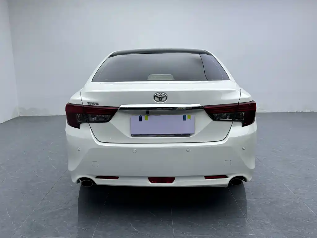 Toyota Reiz — миниатюра 5