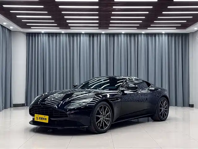 Aston Martin DB11