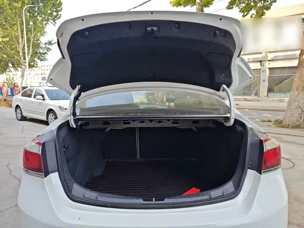 Chevrolet Cruze — миниатюра 19
