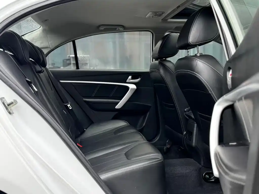 Geely Emgrand — миниатюра 14