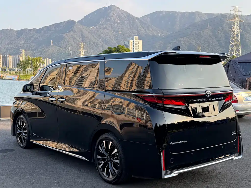 Toyota Vellfire — миниатюра 9