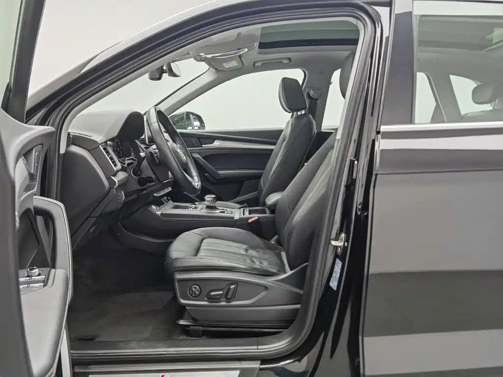 Audi Q5L — миниатюра 10
