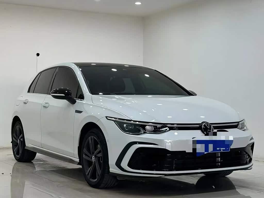 Volkswagen Golf 1.4 л 2022 г. Белый, пробег 30000 км