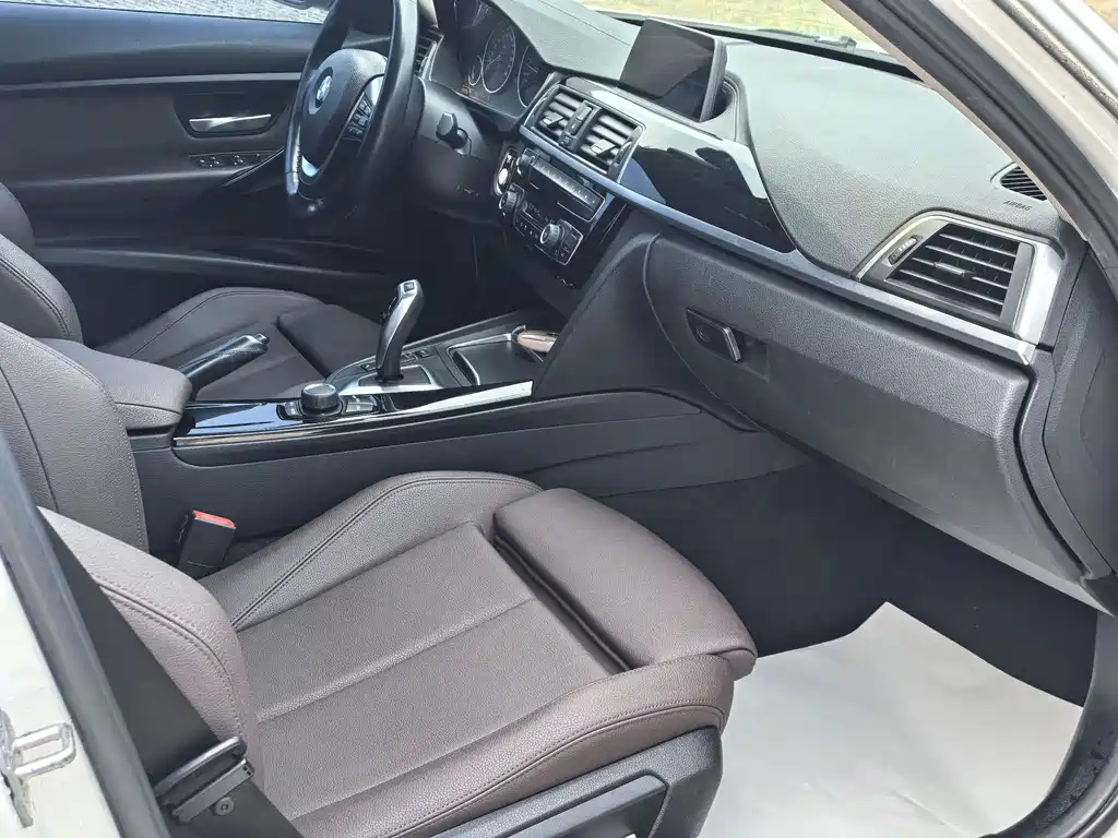 BMW 3 Series — миниатюра 5