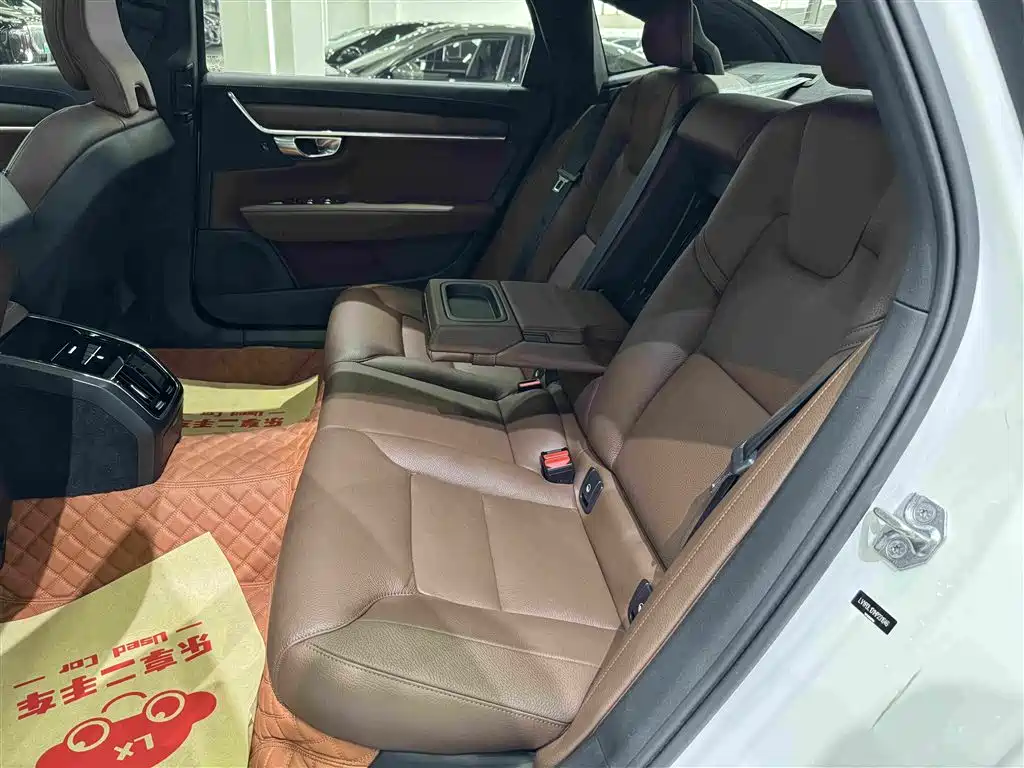 Volvo S90 — миниатюра 23