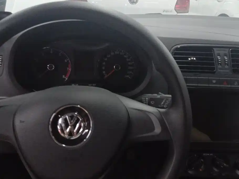 Volkswagen Polo — миниатюра 12
