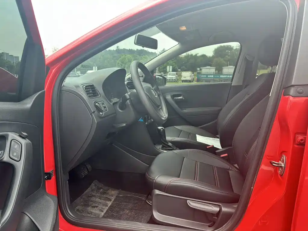 Volkswagen Polo — миниатюра 5