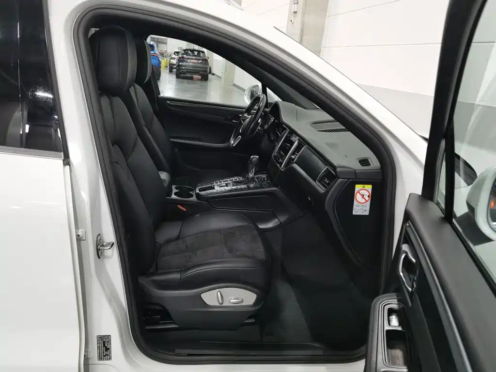 Porsche Macan — миниатюра 23