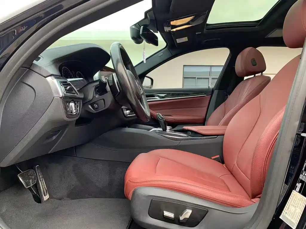BMW 5 Series — миниатюра 5