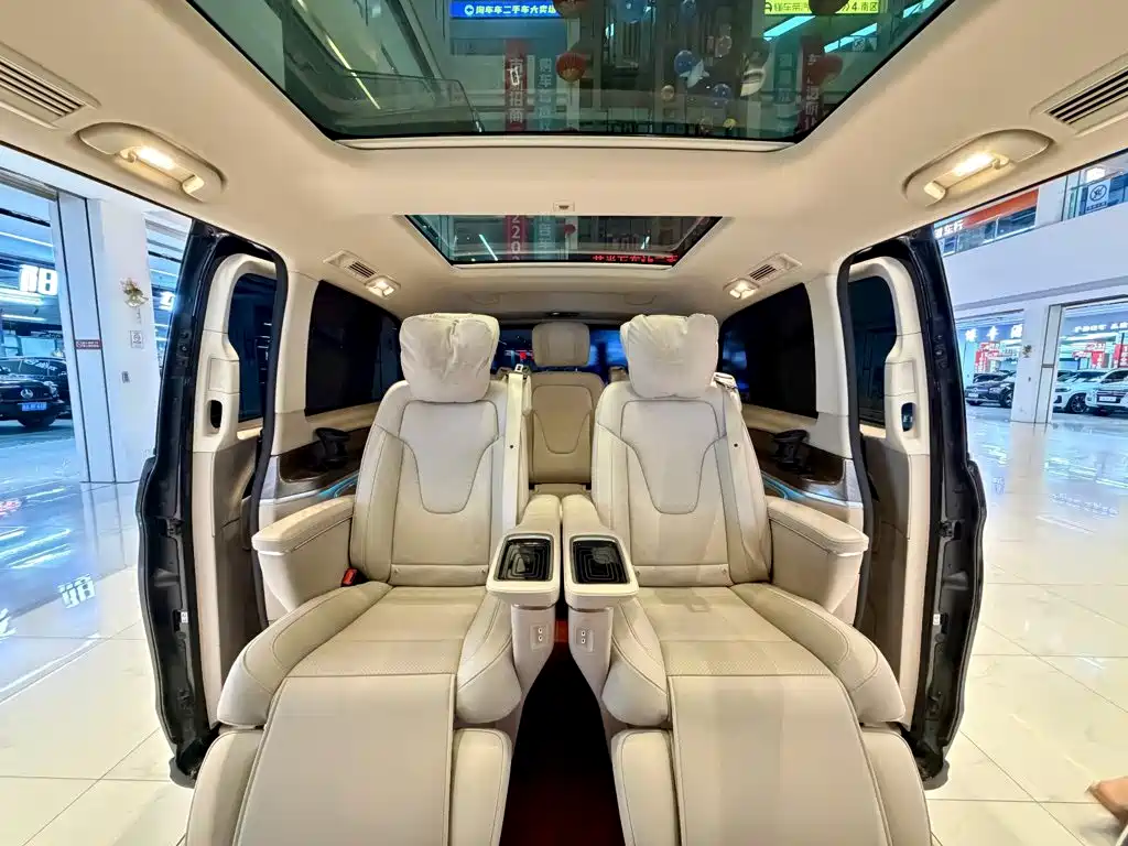Mercedes-Benz V-Class — миниатюра 16