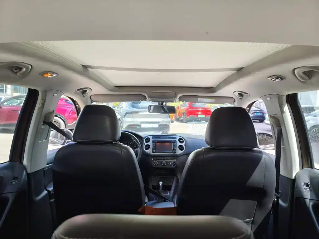 Volkswagen Tiguan — миниатюра 6
