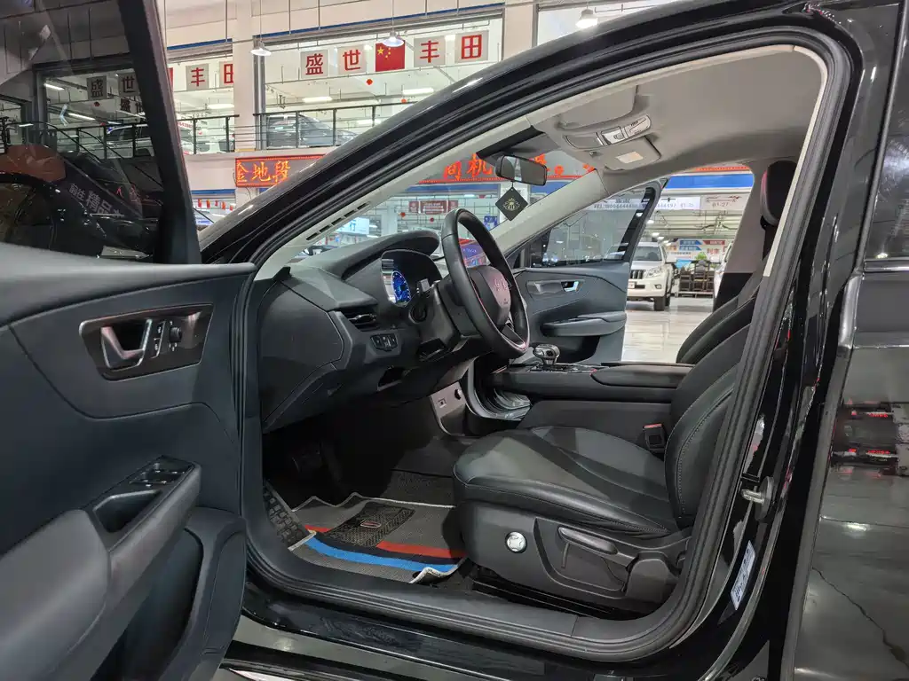Hongqi Hongqi E-QM5 — миниатюра 4