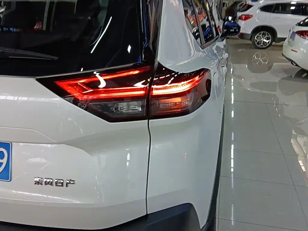 Nissan X-Trail — миниатюра 8