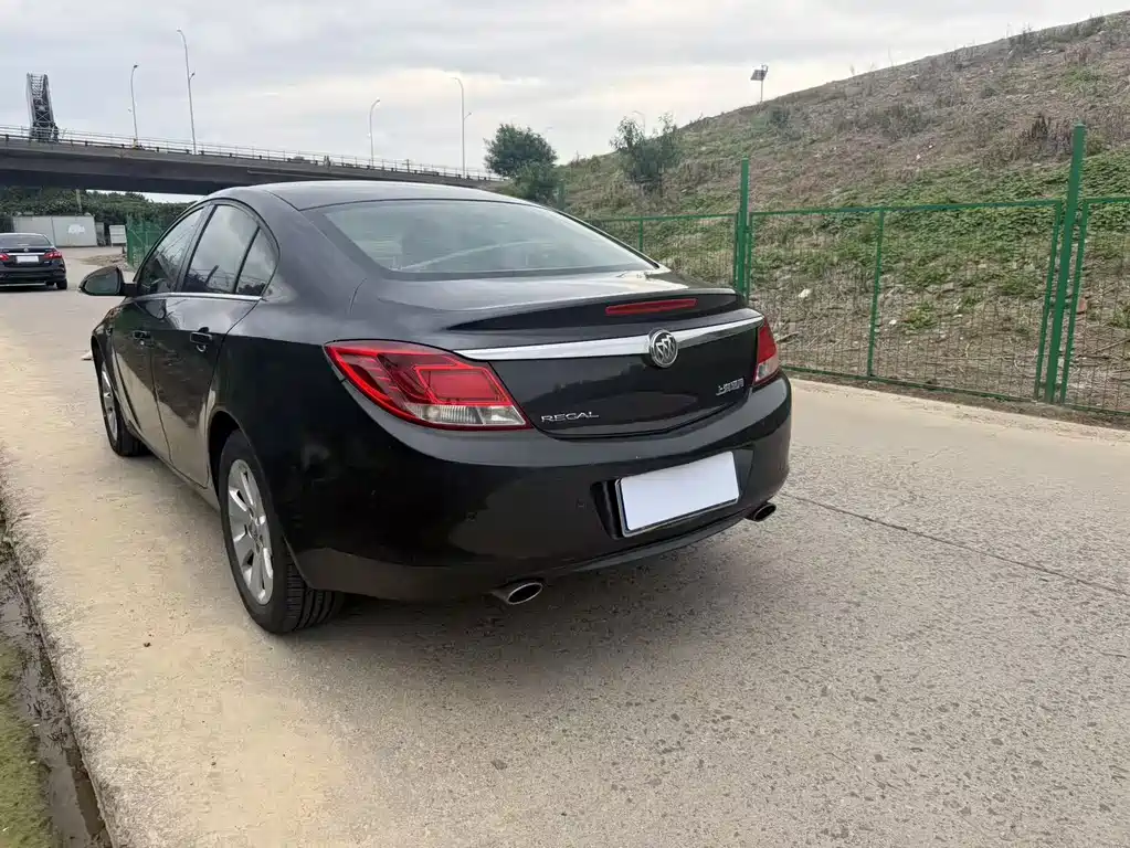 Buick Regal — миниатюра 12