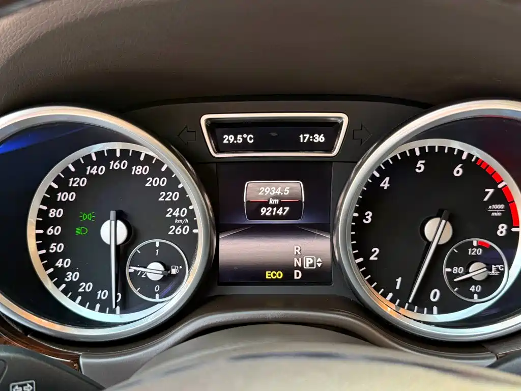 Mercedes-Benz M-Class — миниатюра 13