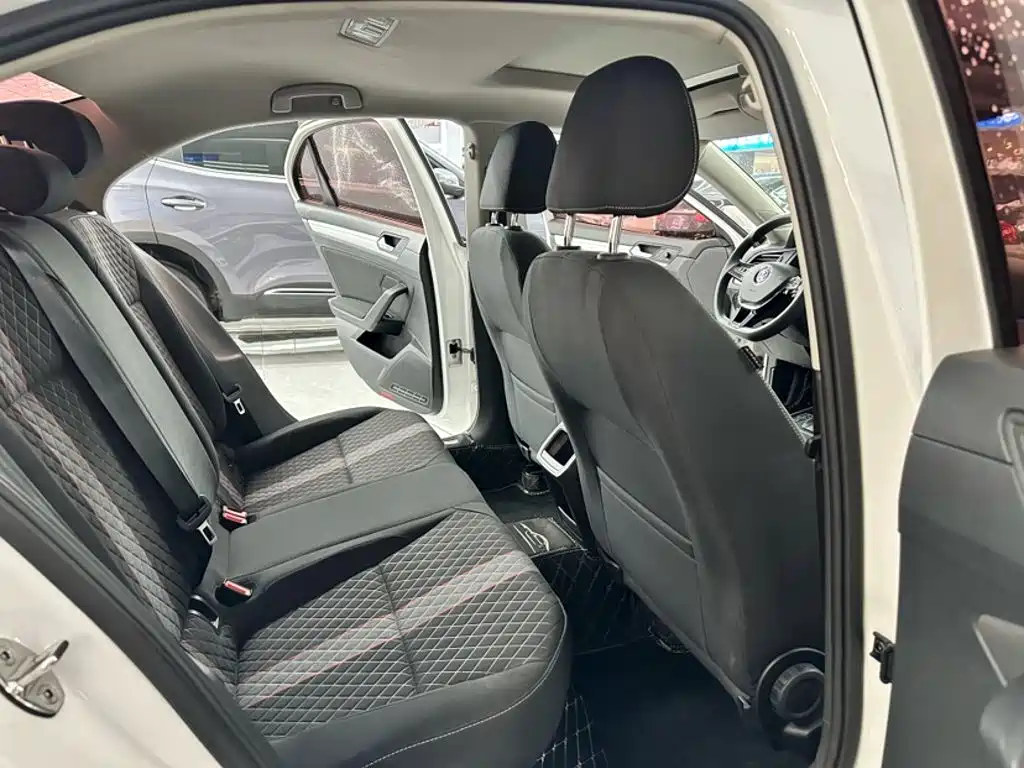 Volkswagen Lamando — миниатюра 15