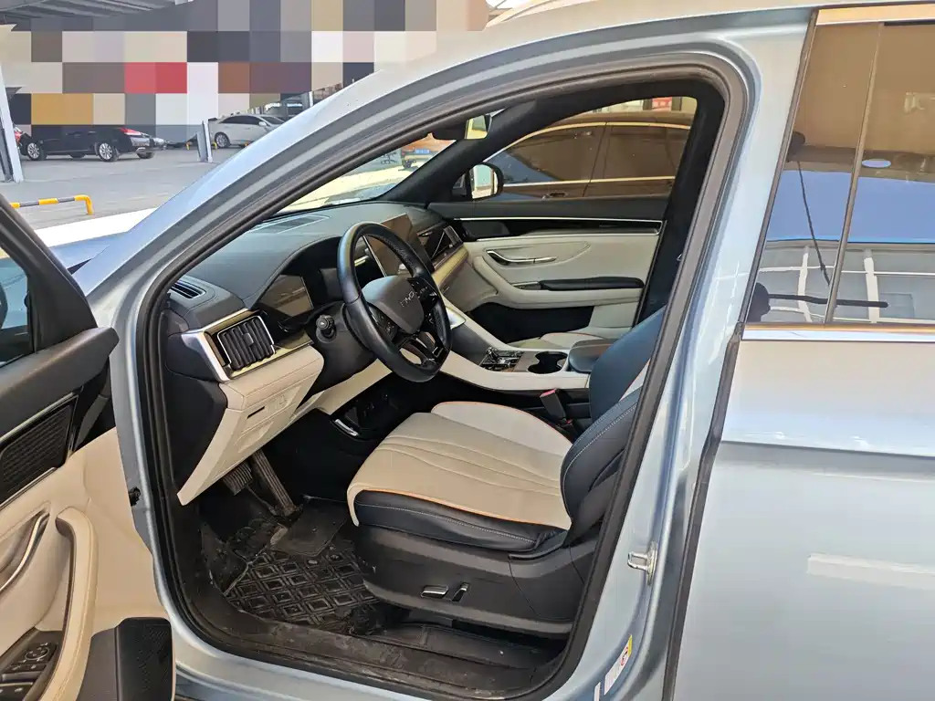 BYD PLUS New Energy — миниатюра 4