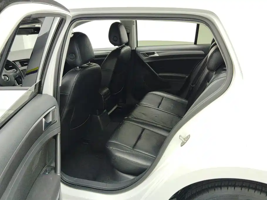 Volkswagen Golf — миниатюра 11