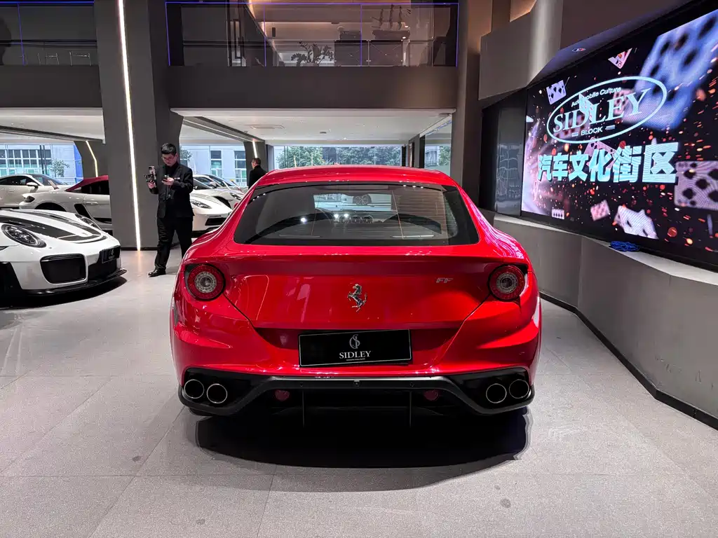Ferrari FF — миниатюра 5