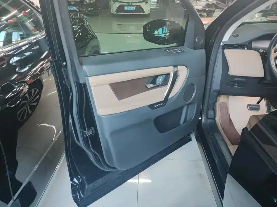 Land Rover Discovery Sport — миниатюра 7