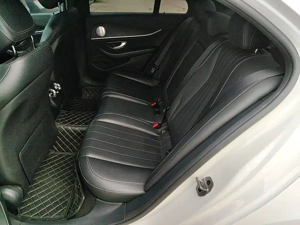 Mercedes-Benz E-Class (Import) — миниатюра 22