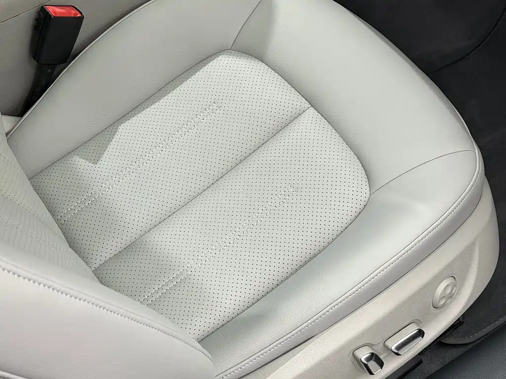 Audi A6L — миниатюра 25