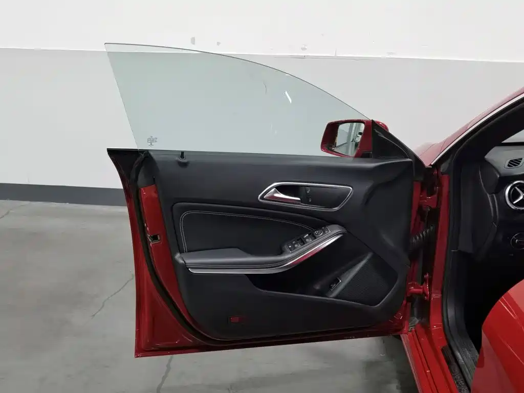 Mercedes-Benz CLA (Import) — миниатюра 8