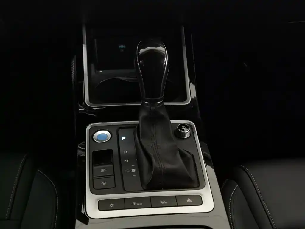 BYD Qin — миниатюра 13