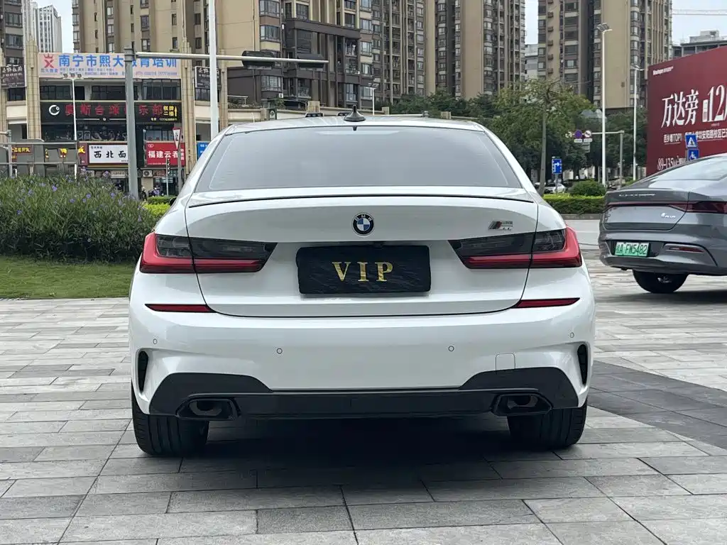 BMW 3 Series — миниатюра 8