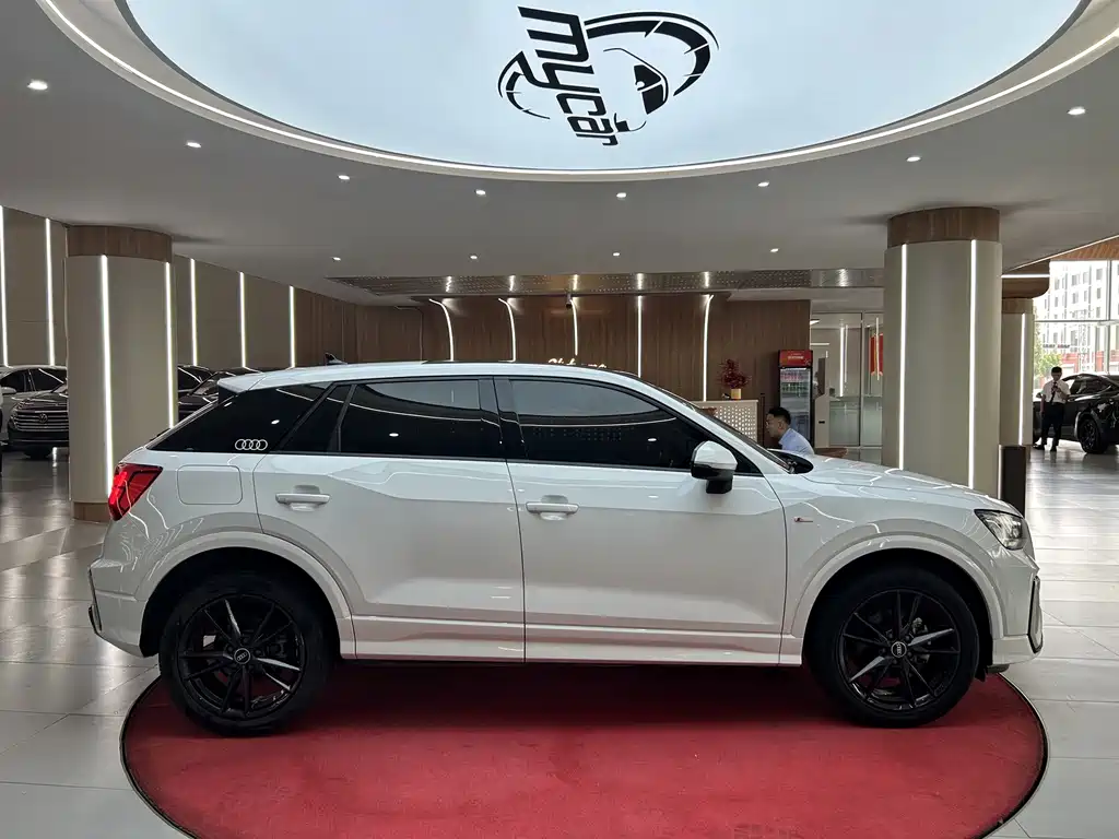 Audi Q2L — миниатюра 4