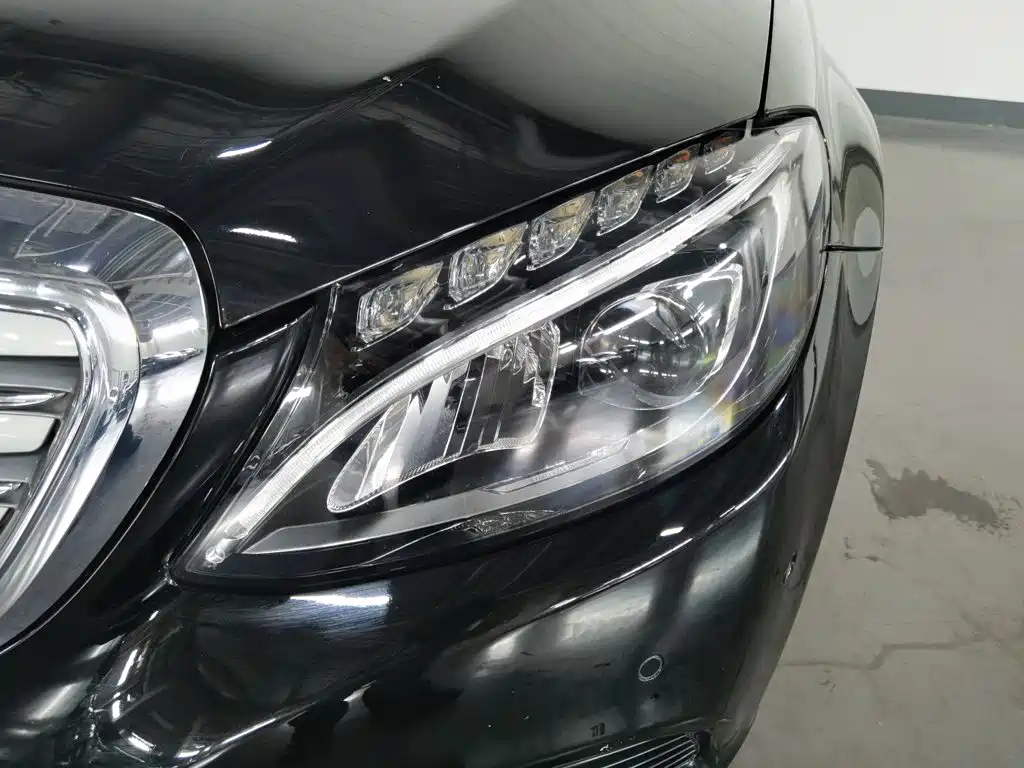Mercedes-Benz C-Class — миниатюра 7
